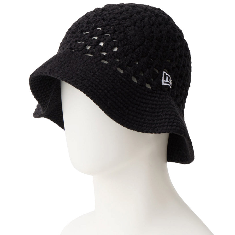 NEW ERA（ニューエラ） ニットバケット ブラック 着用 左斜め