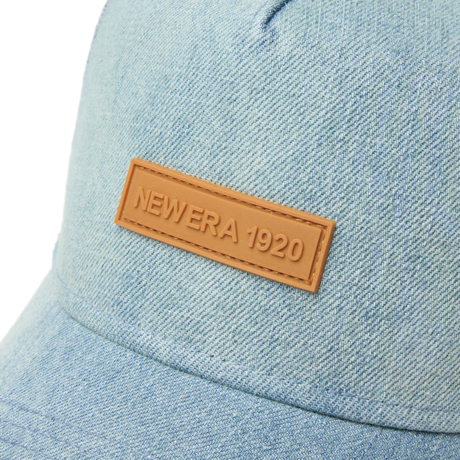 NEW ERA（ニューエラ）ラバーパッチ ディテール ウォッシュドデニム