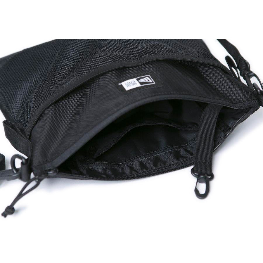 NEW ERA サコッシュ 内側ポケットとキーフック