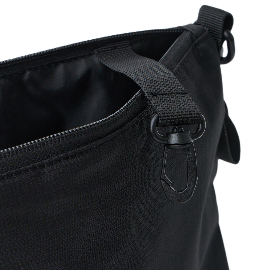 NEW ERA（ニューエラ）サコッシュ 2.5L NEW ERAロゴ ブラック 14750868