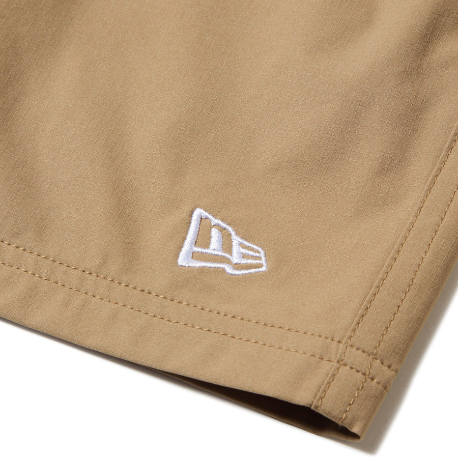 NEW ERA ユーティリティーショートパンツ カーキ フラッグロゴ