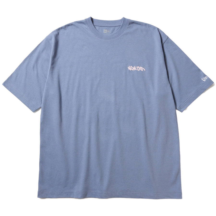 NEW ERA オーバーサイズドTシャツ スレート 平置き正面