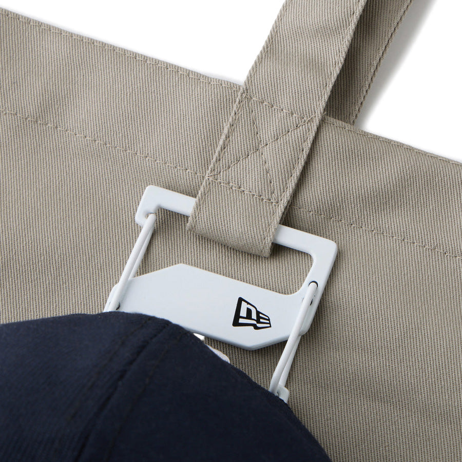 NEW ERA トートバッグ Cap Clip Mini装着例 ペブル