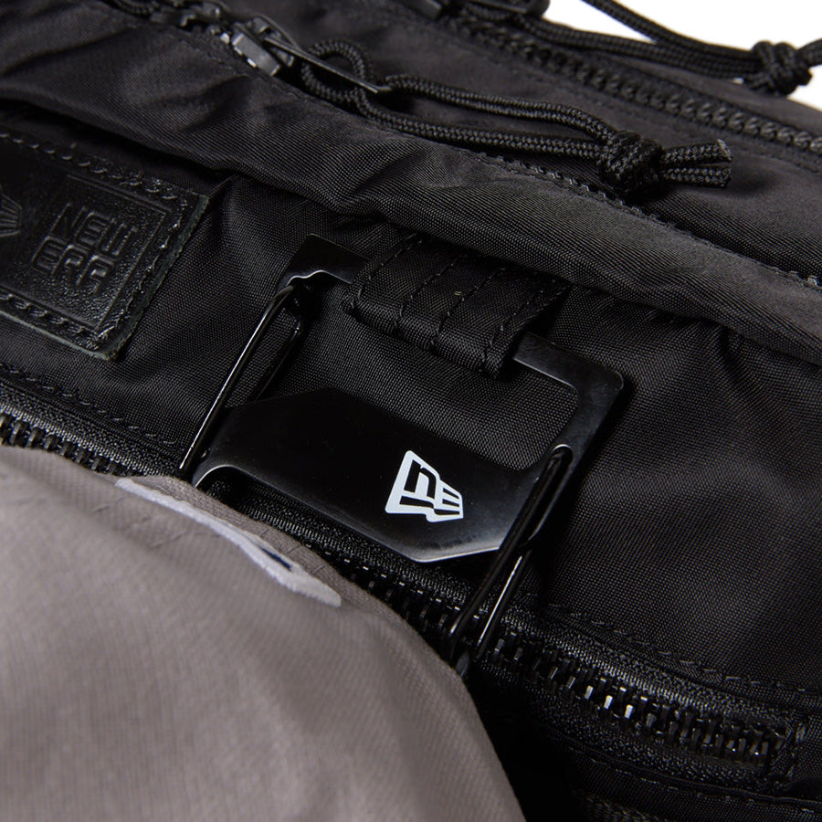 NEW ERA ウエストバッグ Cap Clip装着