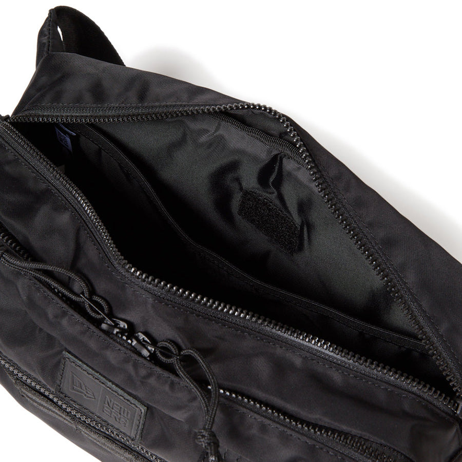 NEW ERA ウエストバッグ メインポケット