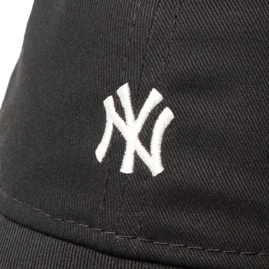 NEW ERA ヤンキース ミニロゴ刺繍 詳細