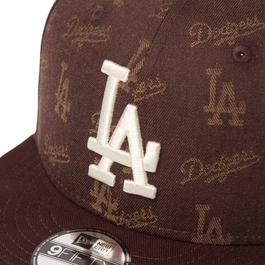 NEW ERA ドジャース ロゴ刺繍ディテール