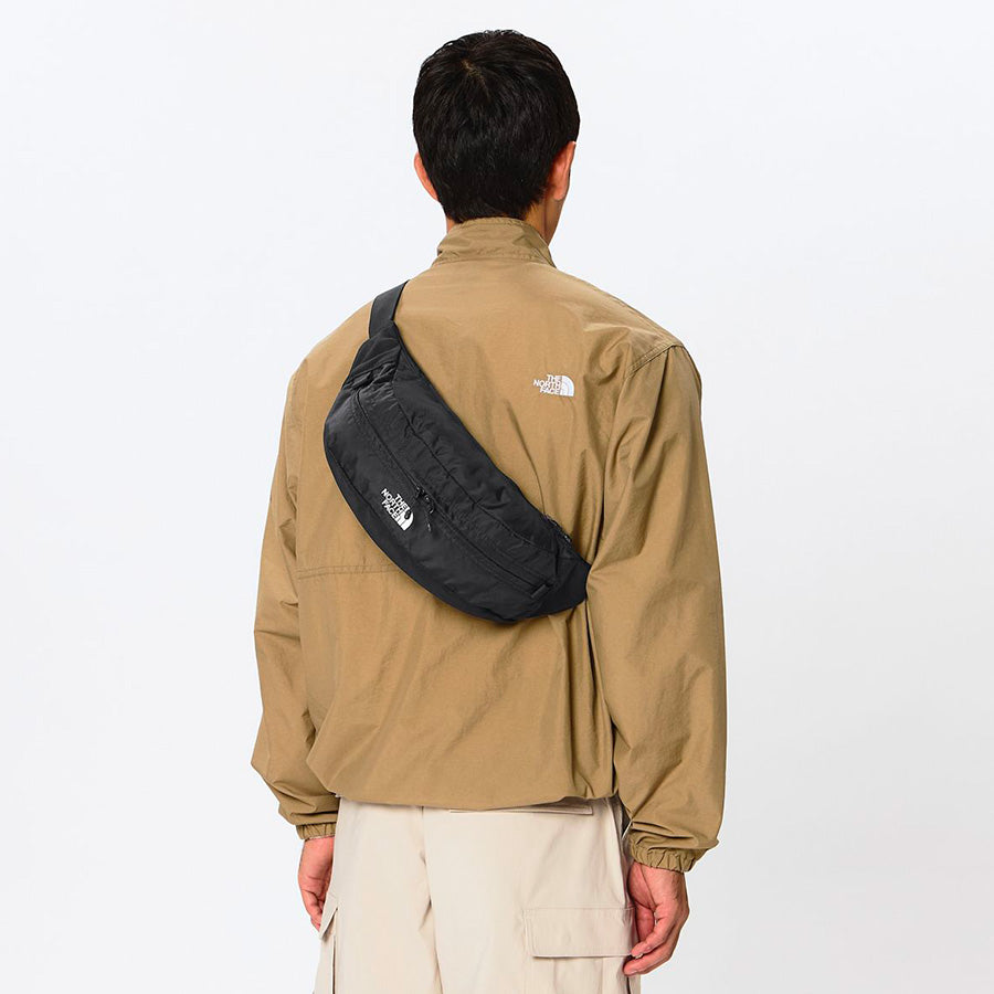 THE NORTH FACE スウィープ 斜め掛け着用
