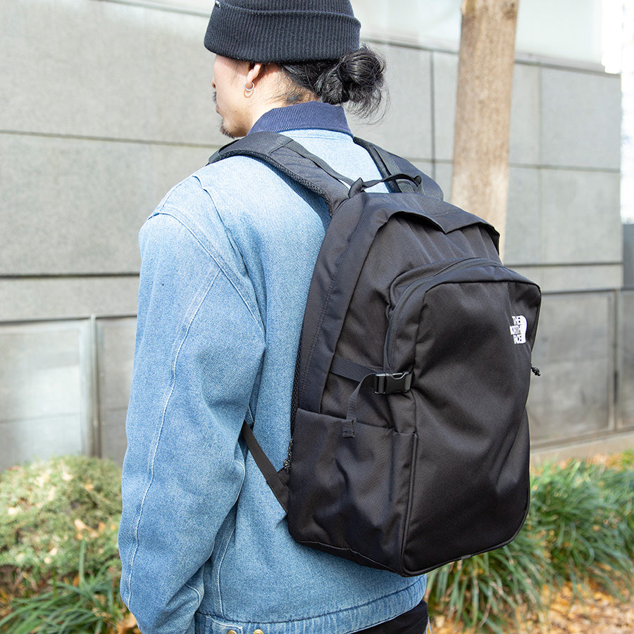 THE NORTH FACE ボルダーデイパック 着用左