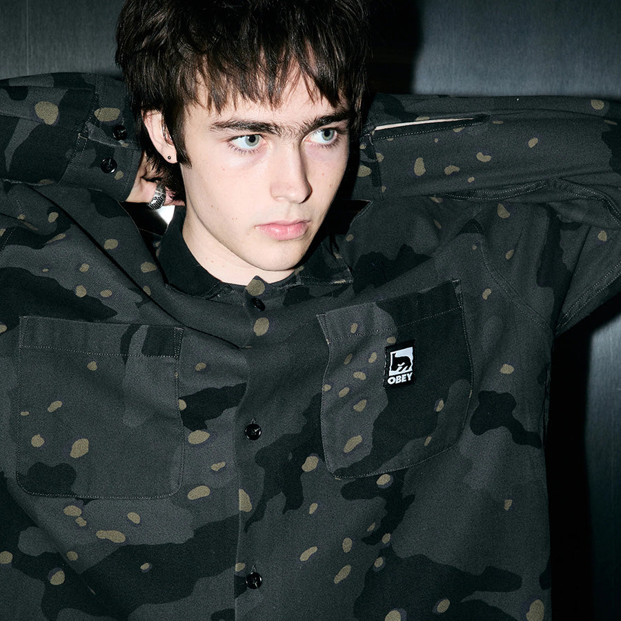 OBEY DESERT CAMO SHIRT 長袖シャツ デザートナイトカモ モデル着用 181200438-26H