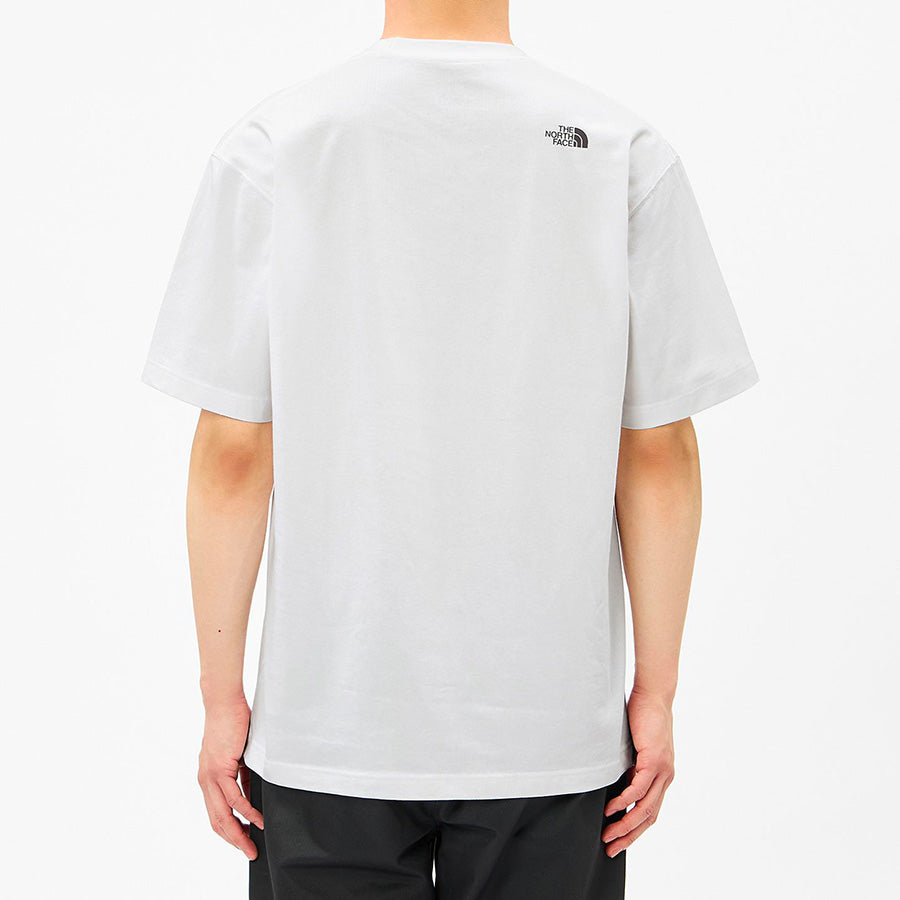 THE NORTH FACE ショートスリーブ60th シンプルロゴティー ホワイト モデル着用後ろ向き NT82641
