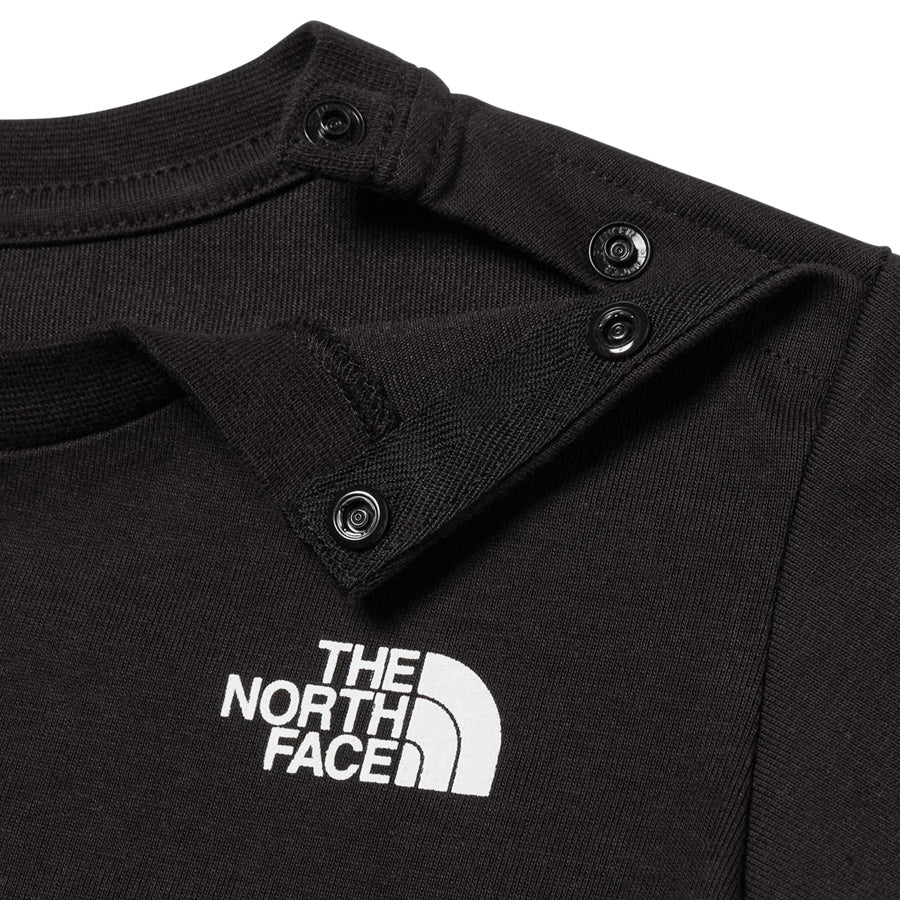 THE NORTH FACE ショートスリーブバンダナスクエアロゴティー 左肩ドットボタン詳細