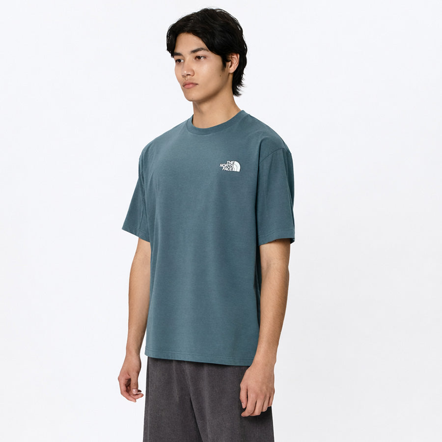 THE NORTH FACE（ザ・ノース・フェイス）ES ロゴワイドティー モデル着用 前