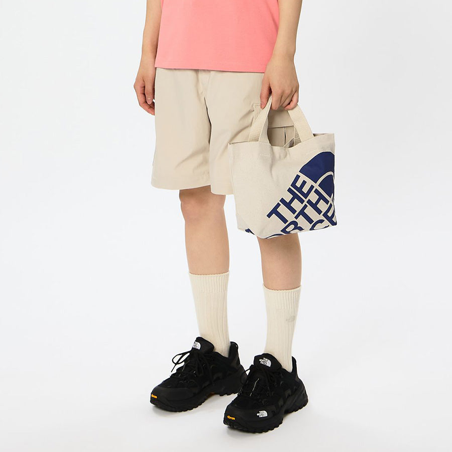 THE NORTH FACE（ザ・ノース・フェイス）ランプトートS 着用イメージ