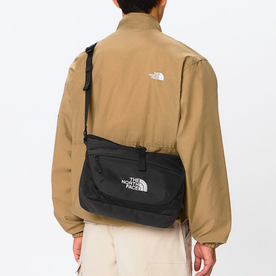 THE NORTH FACE ブラック ショルダーバッグ THE NORTH FACE (ザ ノースフェイス) ダブルジップ ロゴ ミニ